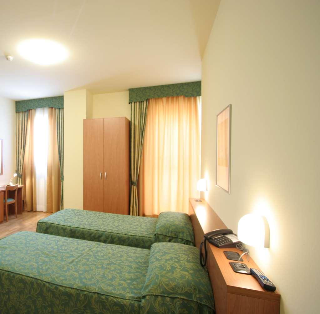 Dama Hotel 3*
