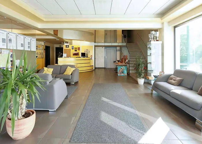 Dama Hotel
