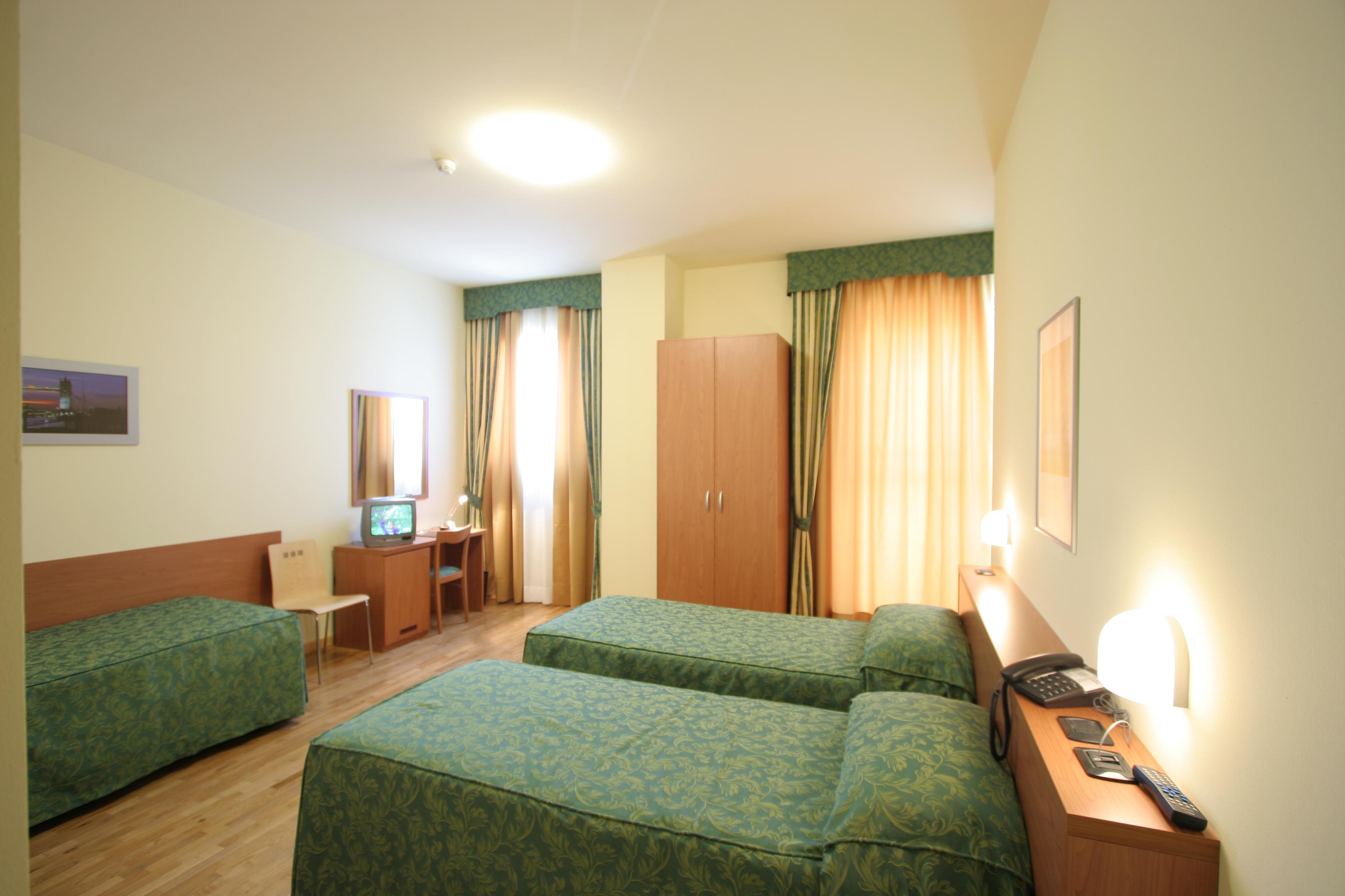 Hotel Dama 3*