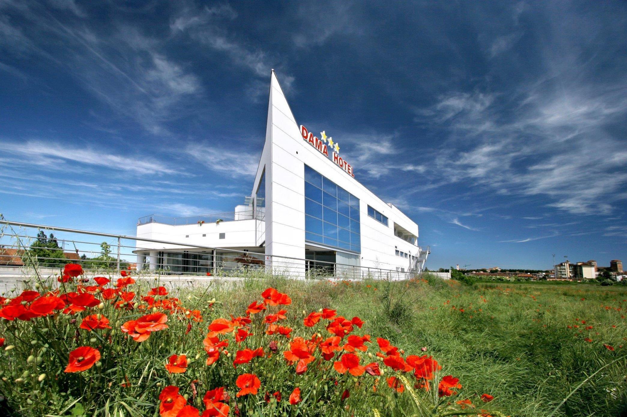 Dama Hotel 3*