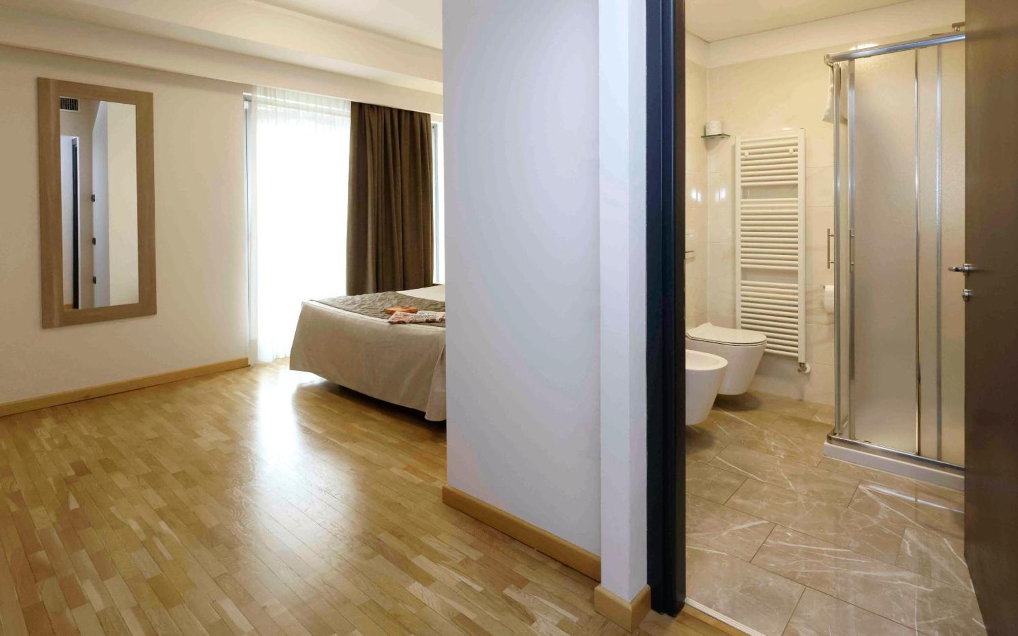 Dama Hotel 3*