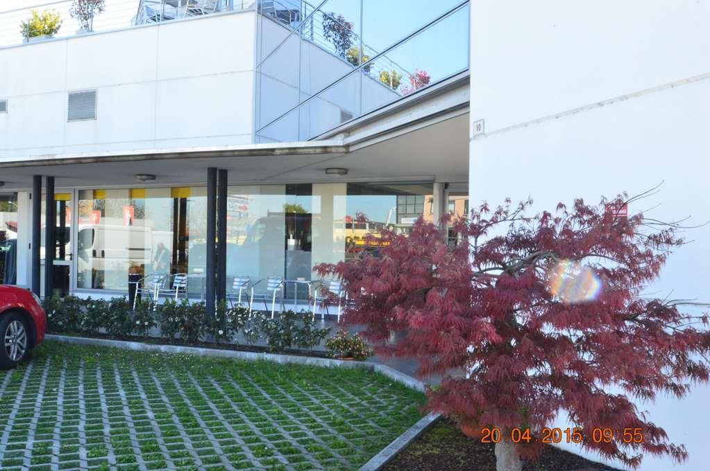 Dama Hotel 3*